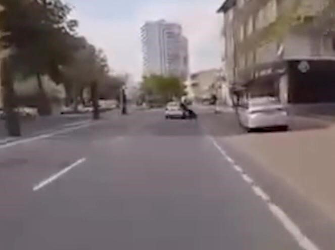 Kayseri’de düz bir yolda ilerlerken otomobil sürücüsünün hatalı şerit değiştirerek