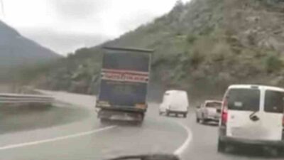 Artvin Valiliği’nden yapılan açıklamaya göre, Artvin-Borçka yolunda trafiği tehlikeye düşürecek