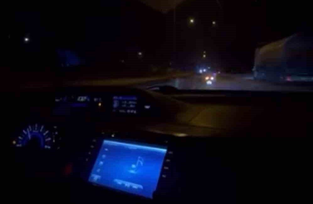 Kırıkhan ilçesinde, motosikletiyle trafikte akrobatik hareketler yaparak hem kendi hem