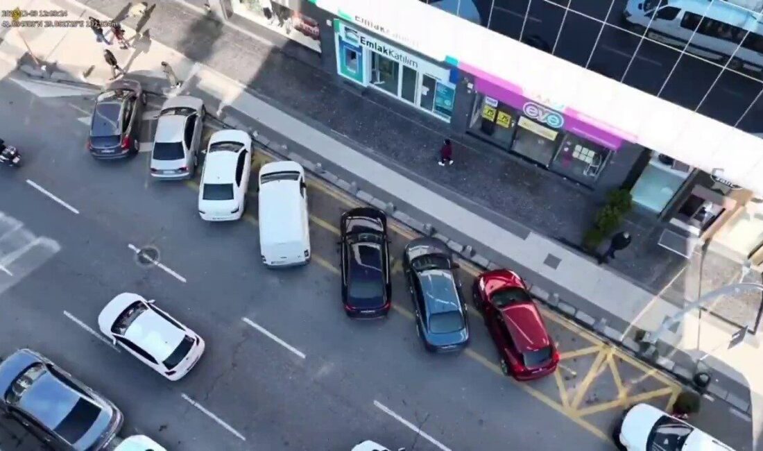 Beykoz’da dronlar kullanılarak gerçekleştirilen trafik denetimlerinde, ilçe genelinde hatalı park