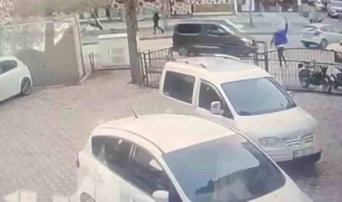 Adana’da 20 yaşındaki bir şahıs, kaldırımda yürürken ruhsatsız bir tabancayla