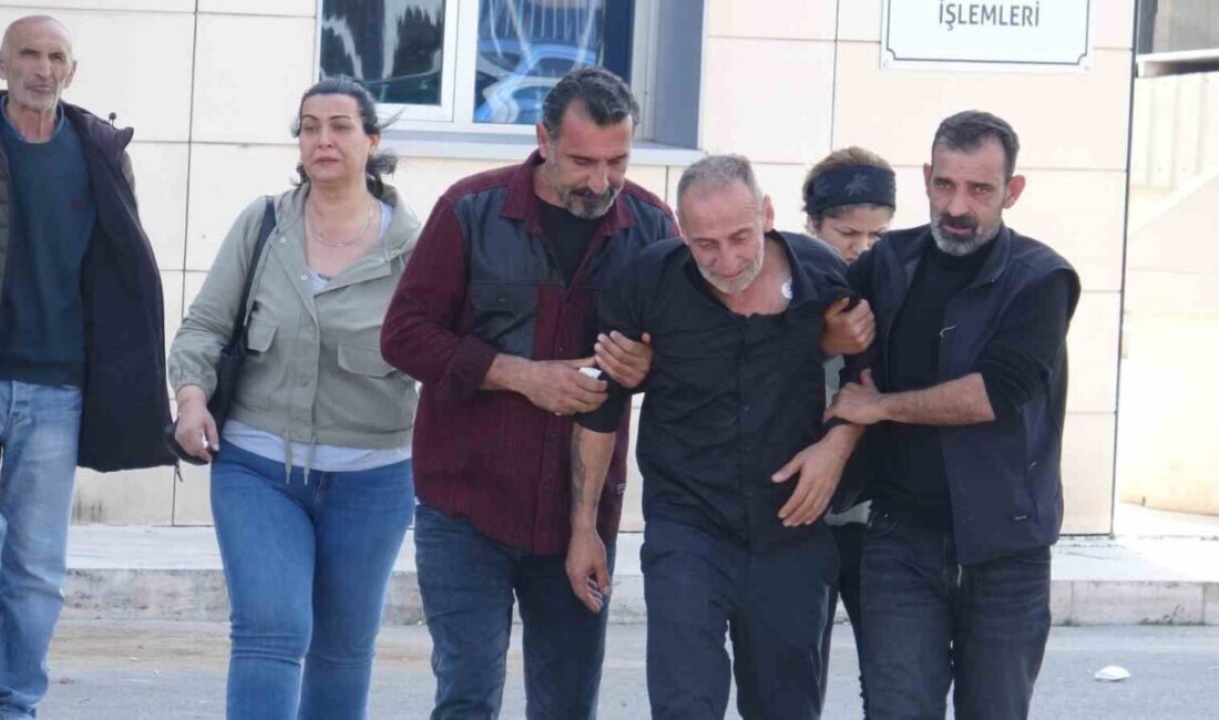Antalya’da, eşi hemşire Sevcan Demir Sakman’ı satırla öldürdüğü iddiasıyla yargılanan