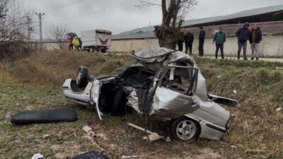 Zile ilçesinde meydana gelen trafik kazasında ağır yaralanan sürücü, hastanede