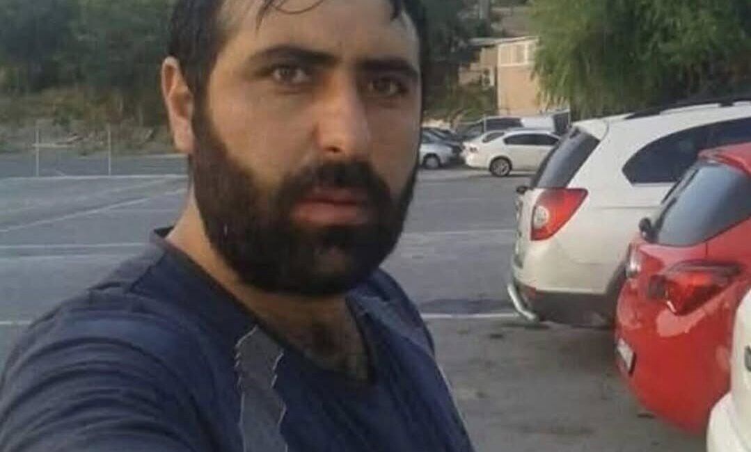 Şırnak’ın İdil ilçesinde, 36 yaşındaki bir çiftçi, kendi tarlasında traktörü