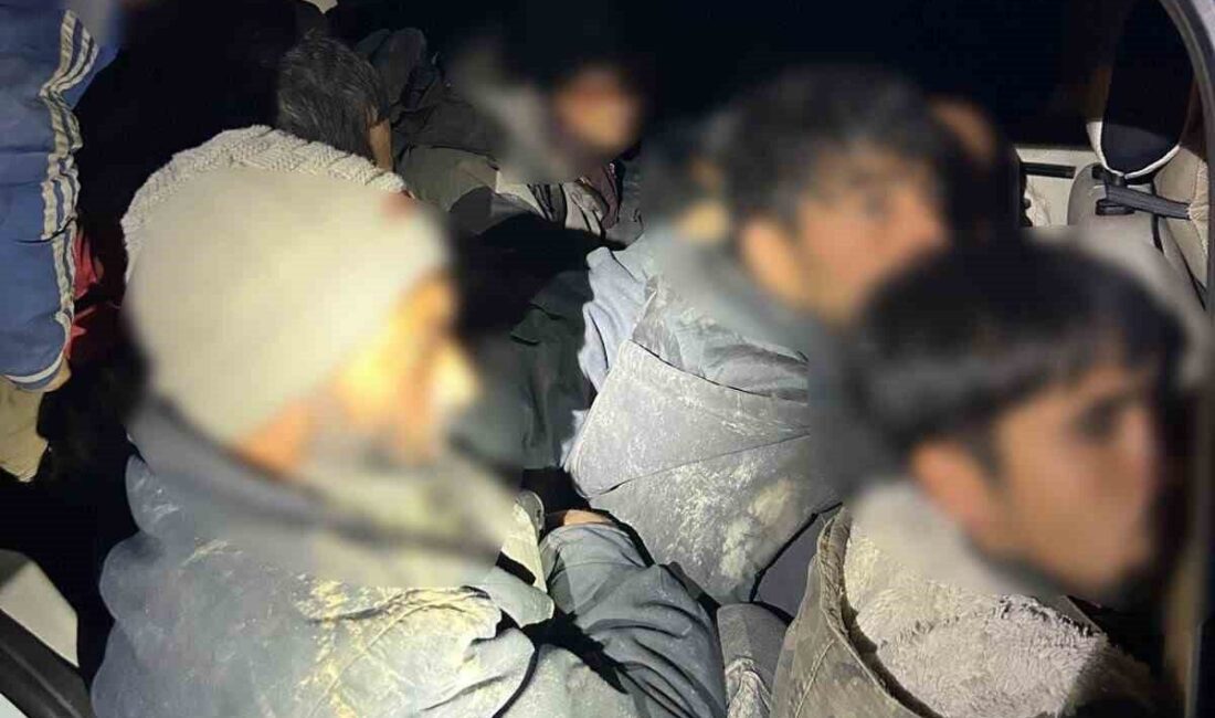 Iğdır’da polis ekipleri tarafından yapılan bir uygulama noktasında durdurulan bir