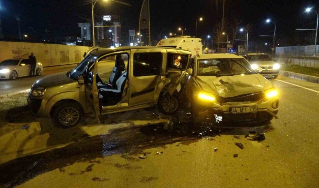 Malatya’da meydana gelen trafik kazasında hafif ticari araç ile otomobil