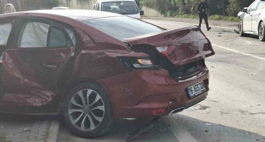 Sapanca ilçesinde meydana gelen trafik kazasında 5 kişi yaralandı. Göl