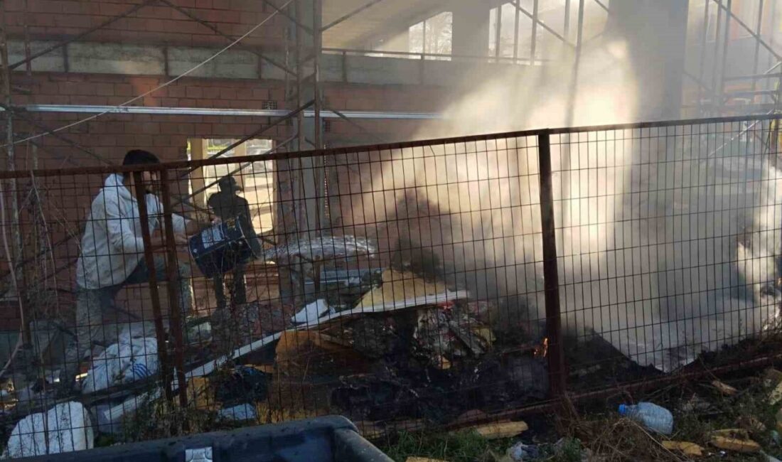 Samsun’un Çarşamba ilçesinde devam eden 5 katlı bir binanın bahçesinde