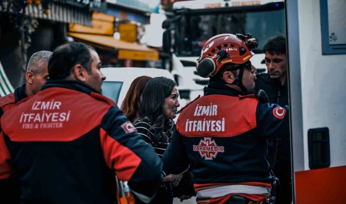 Bornova ilçesinde bulunan 7 katlı bir iş hanında çıkan yangın