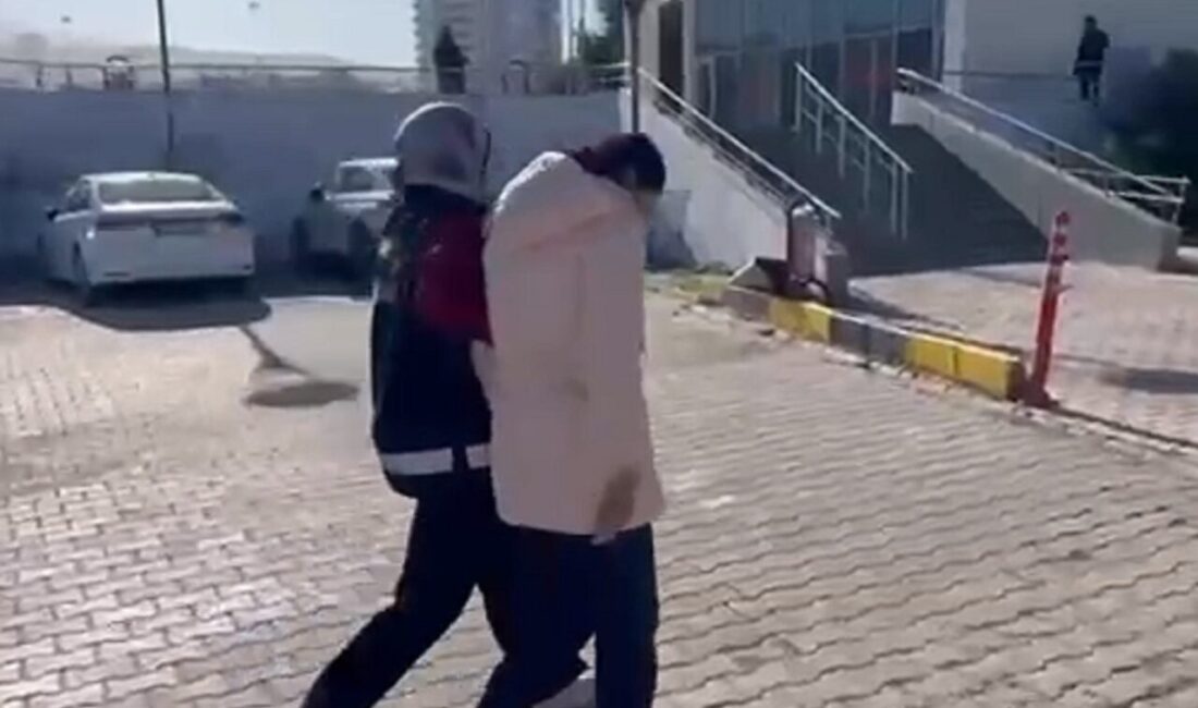 İskenderun ilçesinde yapılan operasyonla aranan şahıslardan F.E.A., S.G. ve S.K.