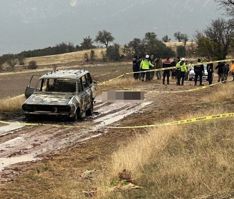 Keçiborlu ilçesine bağlı Aydoğmuş köyünde dağlık alanda, yanmış bir aracın