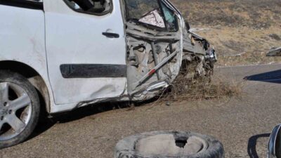 Isparta’nın Yalvaç ilçesinde meydana gelen trafik kazasında, gizli buzlanma nedeniyle