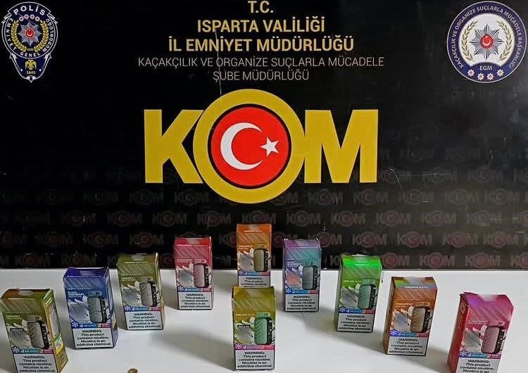 Isparta’da polis ekipleri, yılbaşı kutlamaları sırasında kaçak içki ve elektronik