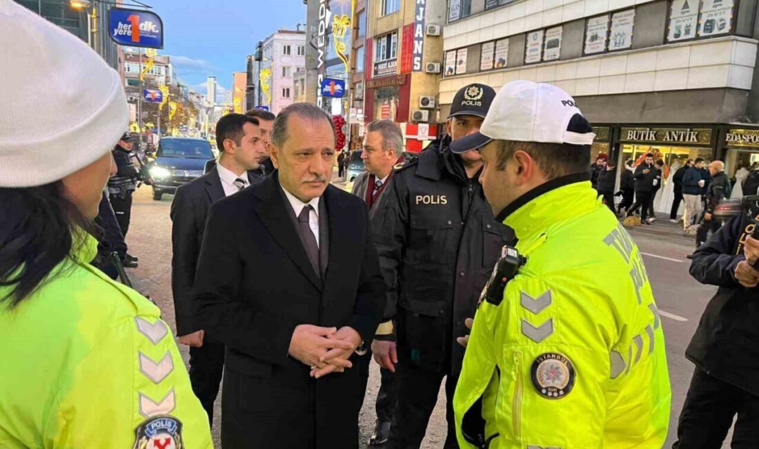 İstanbul İl Emniyet Müdürü Selami Yıldız, Kadıköy’de yeni yıl öncesi