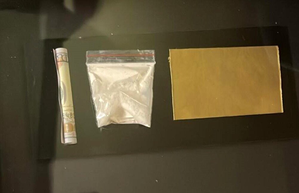 İstanbul merkezli 4 ilde düzenlenen operasyonlarda, kokain, esrar ve uyuşturucu