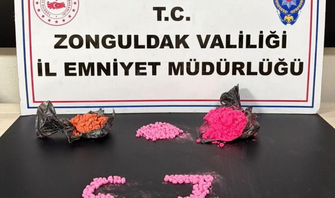 Karadeniz Ereğli’ye 3 bin 152 adet extacy hap taşıdıkları iddia