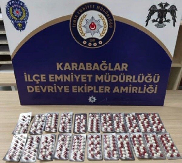 Karabağlar, İzmir’in en kalabalık ikinci ilçesi olup, polis ekipleri tarafından