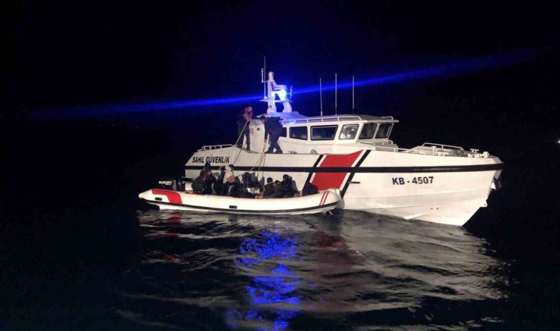 İzmir’in Seferihisar ve Aliağa ilçelerinde, Sahil Güvenlik ve jandarma ekipleri
