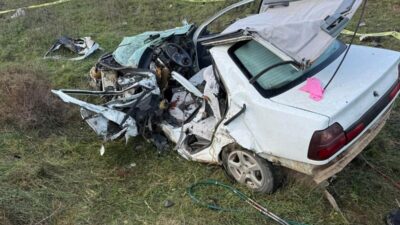 İzmir’in Menderes ilçesinde bugün sabah saatlerinde meydana gelen trafik kazasında