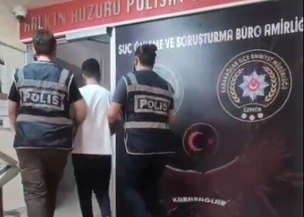 İzmir’in Karabağlar ve Gaziemir ilçelerinde gerçekleştirilen polis operasyonlarında, 22 yıl