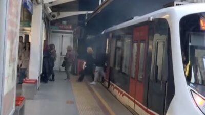 Bornova ilçesinde bulunan İzmir metro hattında meydana gelen olayda bir