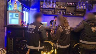 İzmir’de polis tarafından yapılan operasyonlarda sahte içki üretimi ve ticaretinin