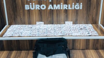 İzmir’in Gaziemir ilçesinde polis ekipleri, bir operasyon düzenleyerek 894 adet