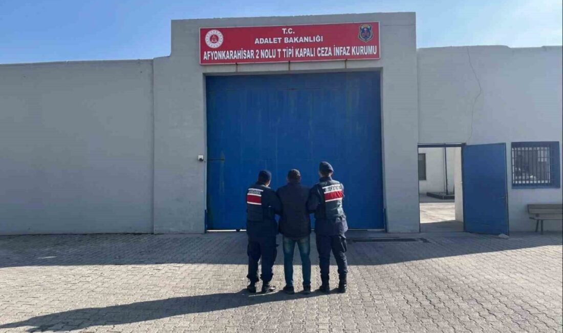 Afyonkarahisar’da, çeşitli suçlardan toplamda 16 yıla yakın hapis cezasıyla aranan