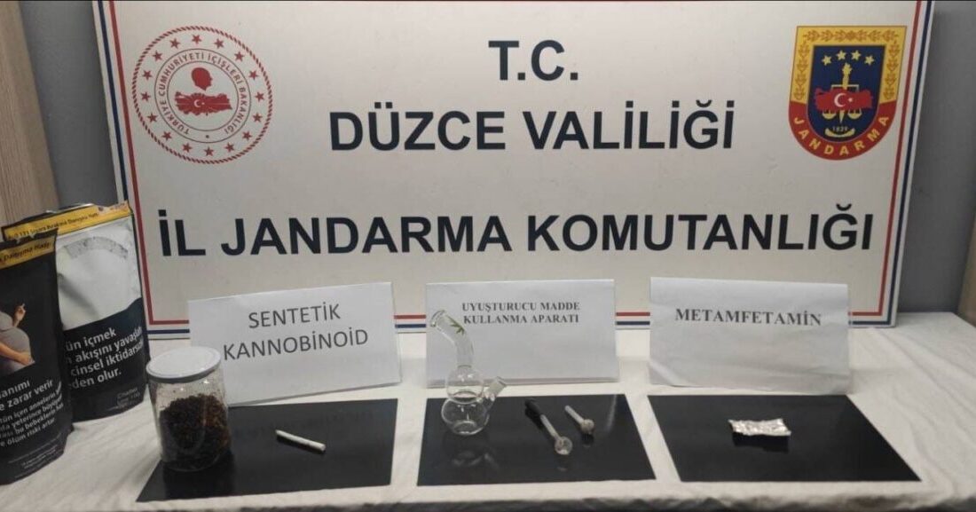 Düzce İl Jandarma Komutanlığı ekipleri, Ballıca Köyü’nde devriye görevi yaparken