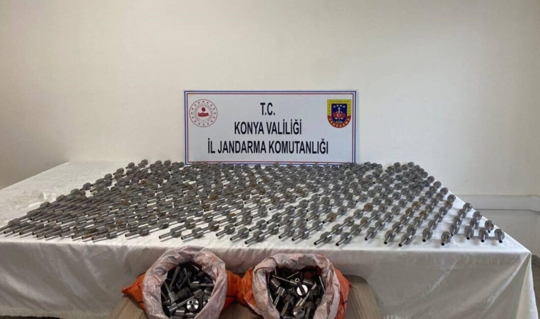 Konya’da jandarma ekipleri tarafından durdurulan bir araçta yapılan aramada çuval
