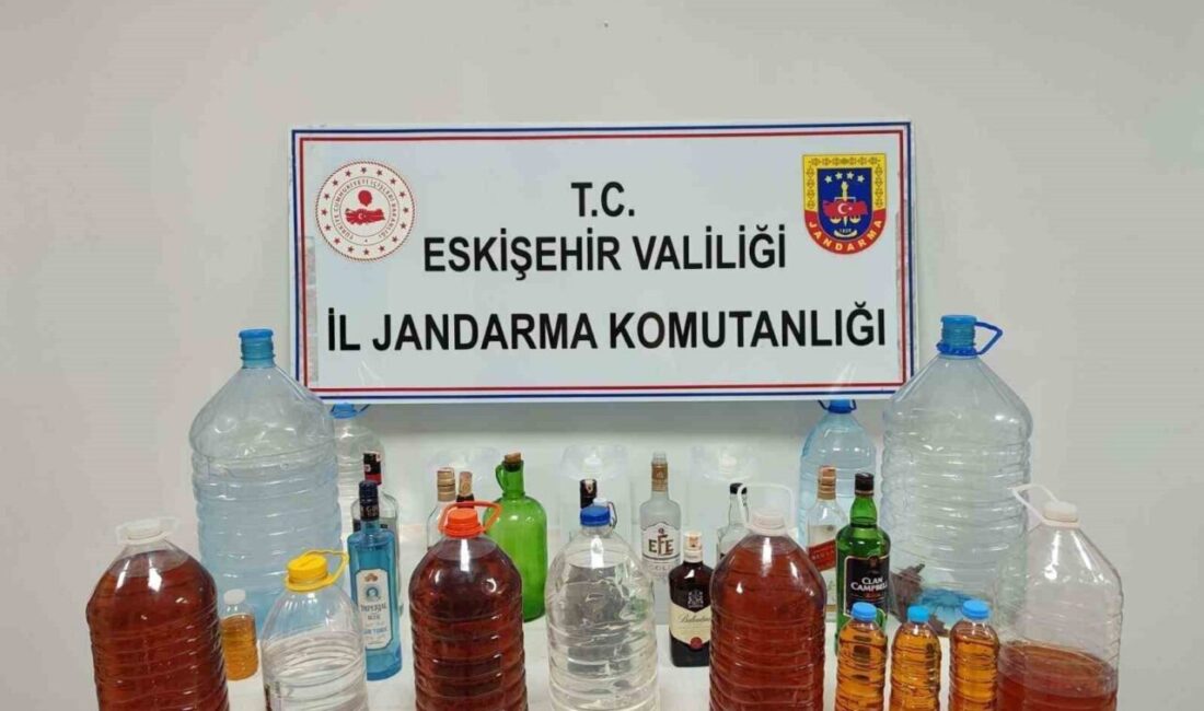Eskişehir’de jandarma ekipleri tarafından yapılan operasyonda 78 litre sahte içki