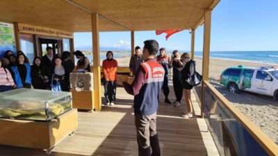 Antalya’da Jandarma ekipleri, üniversite öğrencilerine çevre koruma konusunda eğitim vererek