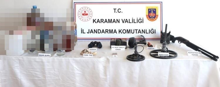 Ermenek ilçesinde Jandarma ekiplerinin düzenlediği operasyonlarda, kaçak ve el yapımı