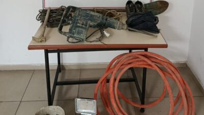 Kavak ilçesinde izinsiz kazı yaptıkları tespit edilen 3 şüpheli, jandarma
