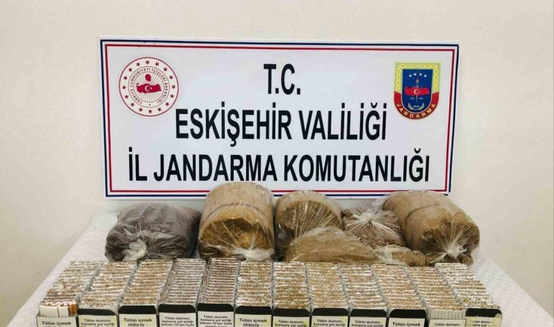 Eskişehir’de jandarma ekipleri tarafından gerçekleştirilen operasyonda kaçak tütün ve cep