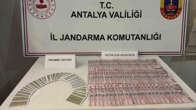 Kaş ilçesinde, Antalya Jandarma ekipleri tarafından bir kahvehanede yapılan denetimde,