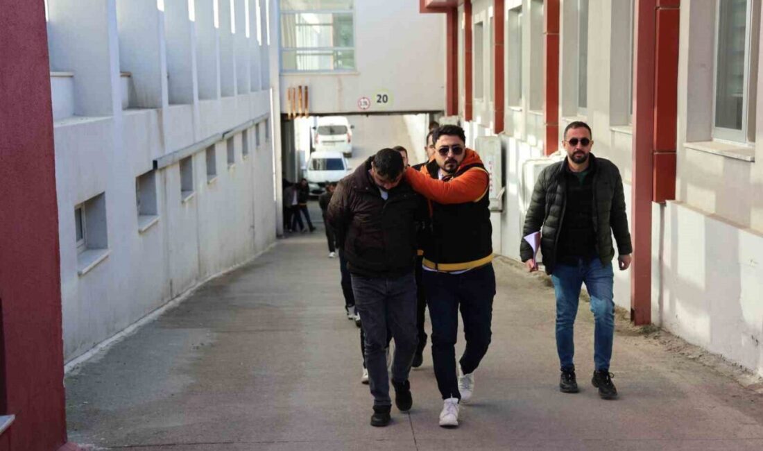 Adana’da bir kahvehanede oyun oynamak için bulunan iki arkadaşın öldürüldüğü