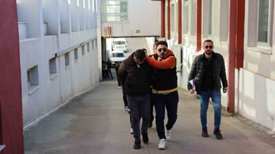 Adana’da bir kahvehanede oyun oynamak için bulunan iki arkadaşın öldürüldüğü