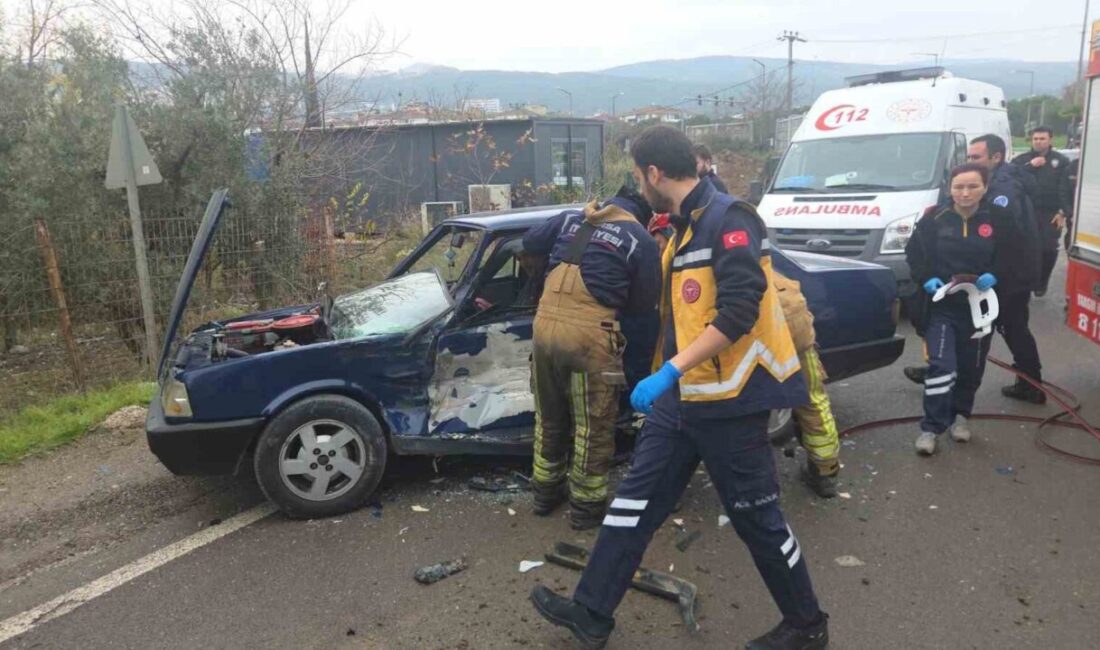 Orhangazi’de yaşanan trafik kazasında, bir kamyonet ile çarpışan otomobil sürücüsü