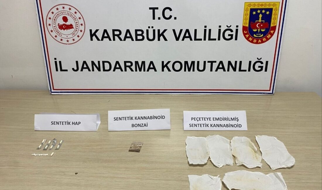 Karabük’te gerçekleştirilen operasyonlarda uyuşturucu ticareti yaptıkları şüphesiyle 2 kişi jandarma