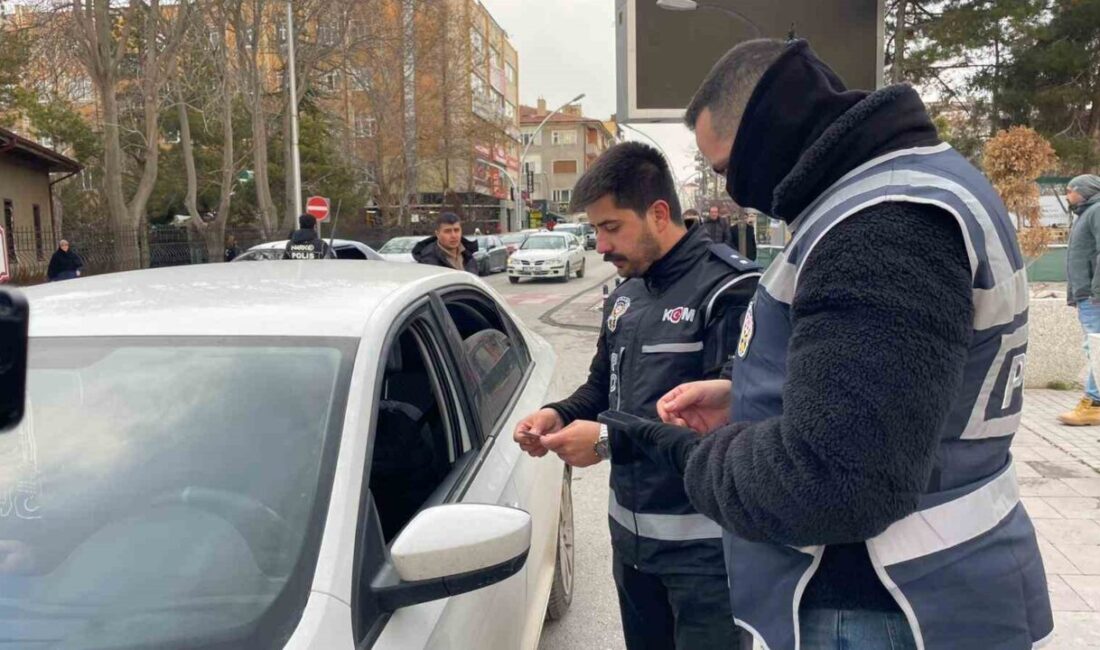 Karaman’da polis ekipleri, yeni yıl öncesi huzur ve güven uygulaması