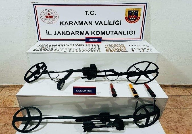 Karaman’da Jandarma operasyonları sonucunda 334 antik sikke ile uyuşturucu madde