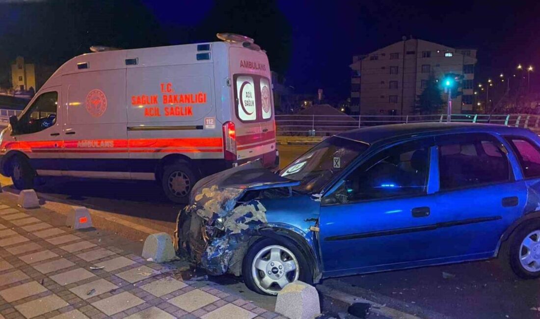Karaman’da meydana gelen trafik kazasında, iki aracın çarpışması sonucunda 3