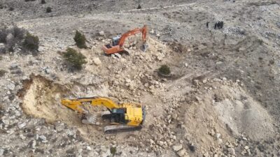 Karaman’da, Jandarma tarafından düzenlenen bir operasyonla 14 kişi, tarihi eser