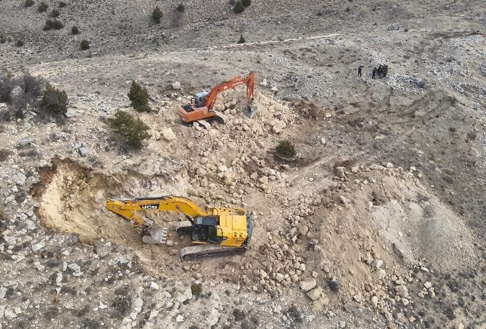 Karaman’da, Jandarma tarafından düzenlenen bir operasyonla 14 kişi, tarihi eser