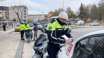 Karaman ilinde motosikletler üzerinde gerçekleştirilen denetlemeler kesintisiz bir şekilde devam
