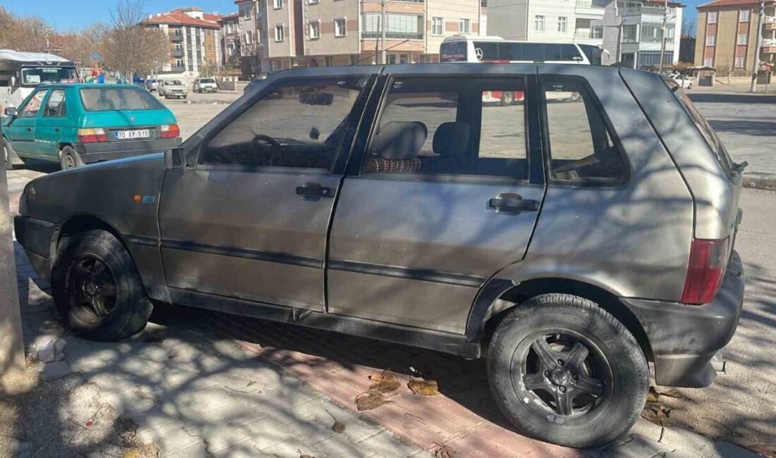 Karaman’da bir otomobilin kontrolden çıkarak önce yayaya çarpması, ardından da