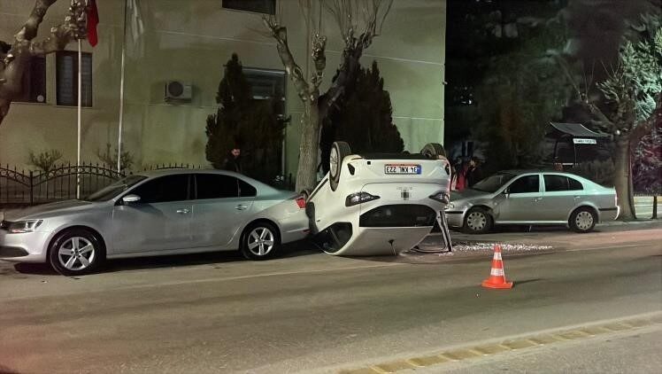 Karaman’da, Valide Sultan Mahallesi 1. İstasyon Caddesi üzerinde akşam saat