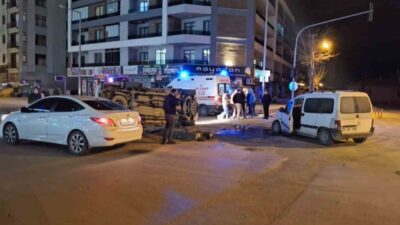 Konya’nın Karapınar ilçesinde meydana gelen trafik kazasında 2 kişi yaralandı.