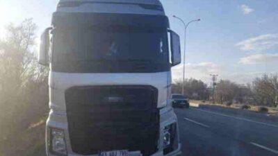 Konya’nın Karapınar ilçesinde meydana gelen trafik kazasında 2 kişi yaralandı.